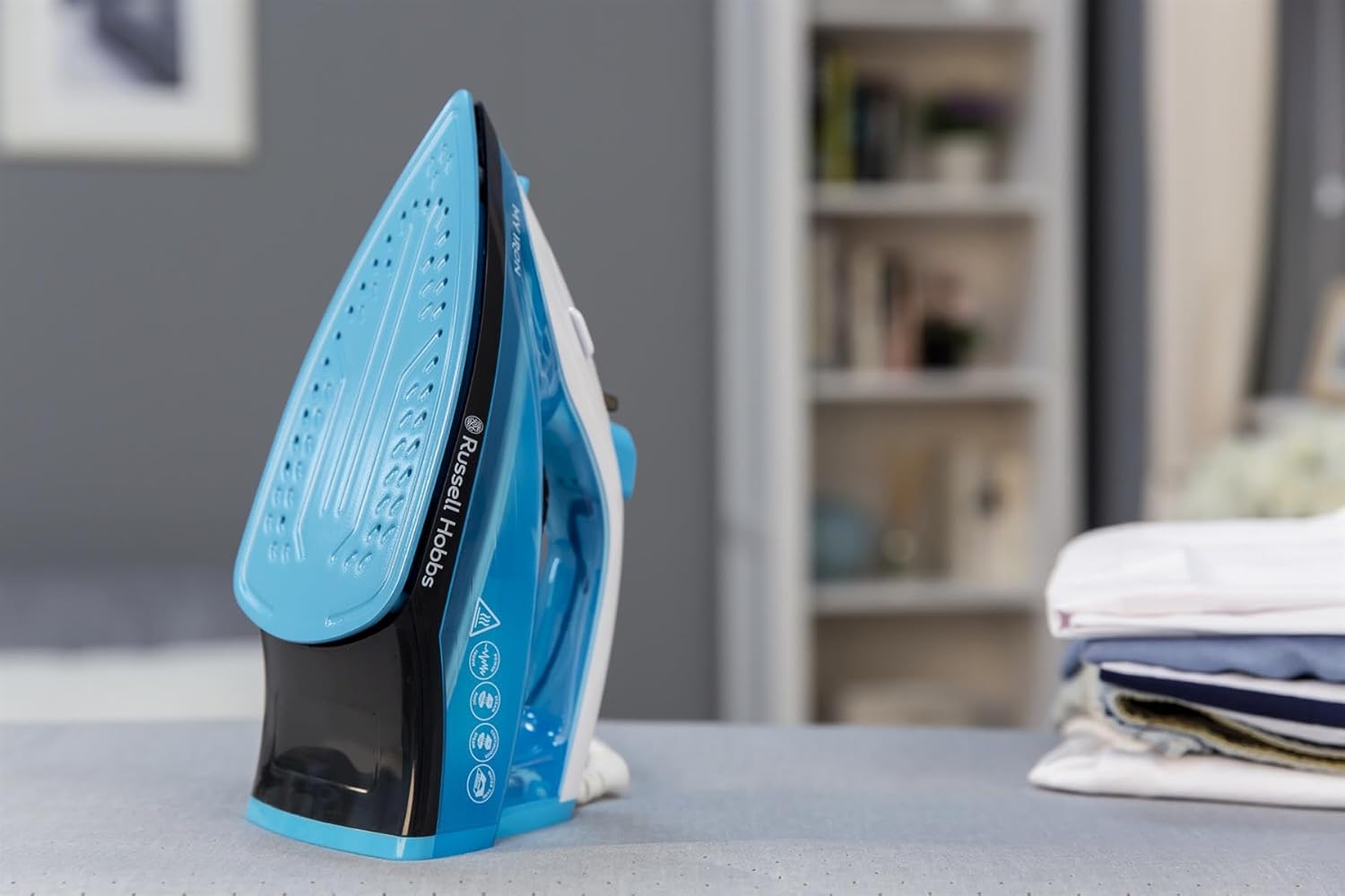 Russell Hobbs My Iron Steam Iron, Ceramic Soleplate, 260ml Water Tank, 120g steam shot, 28g continuous steam, Self-Clean Function, 2m Cord, Vertical and variable steam, 1800W, 25580