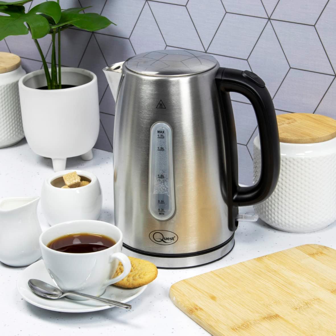 Quest 36890 Fast Boil Glass Kettle / 1.7 Litre Capacity – 7 Cups/Strix Controller/Spout Filter/Overheat Protection/Durable Glass with Water Level Indicators / 3000W