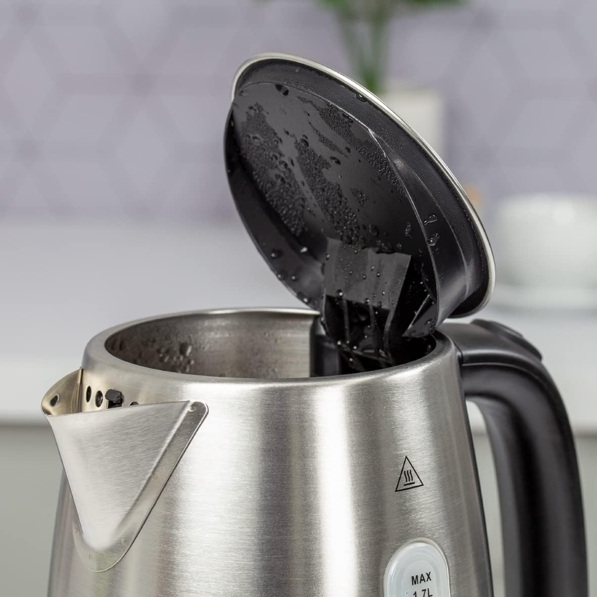 Quest 36890 Fast Boil Glass Kettle / 1.7 Litre Capacity – 7 Cups/Strix Controller/Spout Filter/Overheat Protection/Durable Glass with Water Level Indicators / 3000W