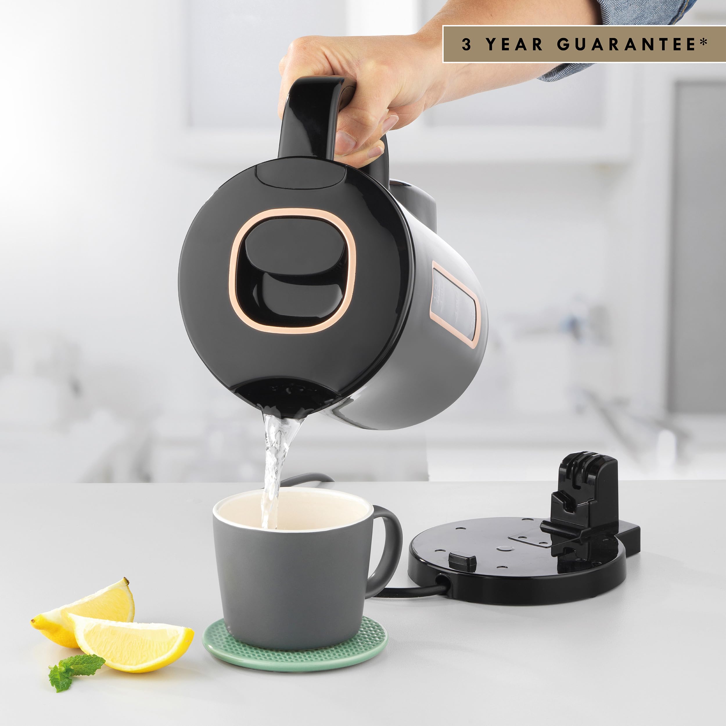 Progress EK5036P Jug Kettle – 1.7L Capacity Electric Kettle With Flip Top Lid & Removable Limescale Filter, Indicator Light, Strix Controller, Boil-Dry Sensor, Automatic Shut-Off, Black & Gold, 2200W