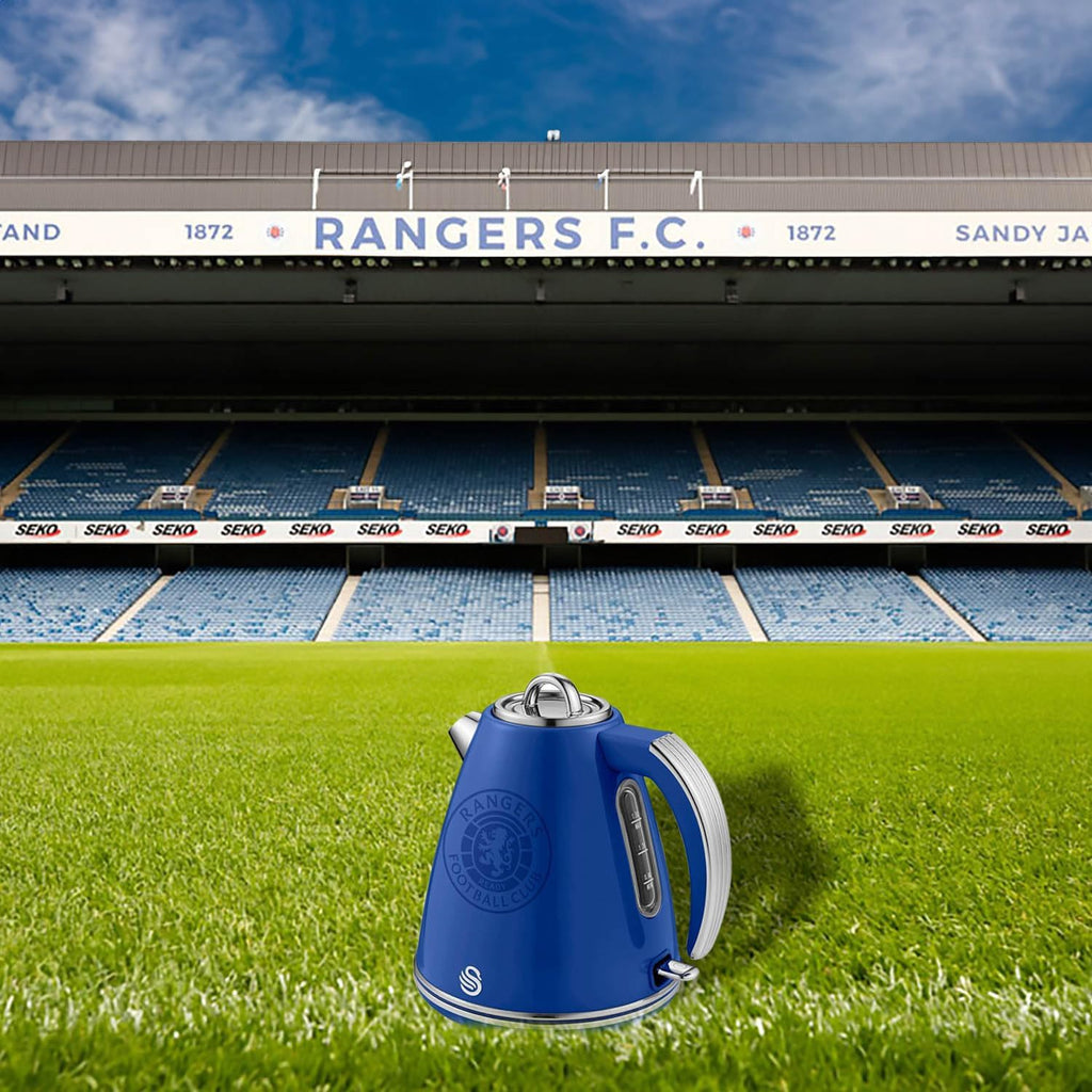 Swan Official Rangers Football Club Retro Jug Kettle, Blue, 3000W, 1.5L Capacity, Rangers FC Kettle, Stainless Steel, Rotational Base, Cord Storage, SK19020RANN