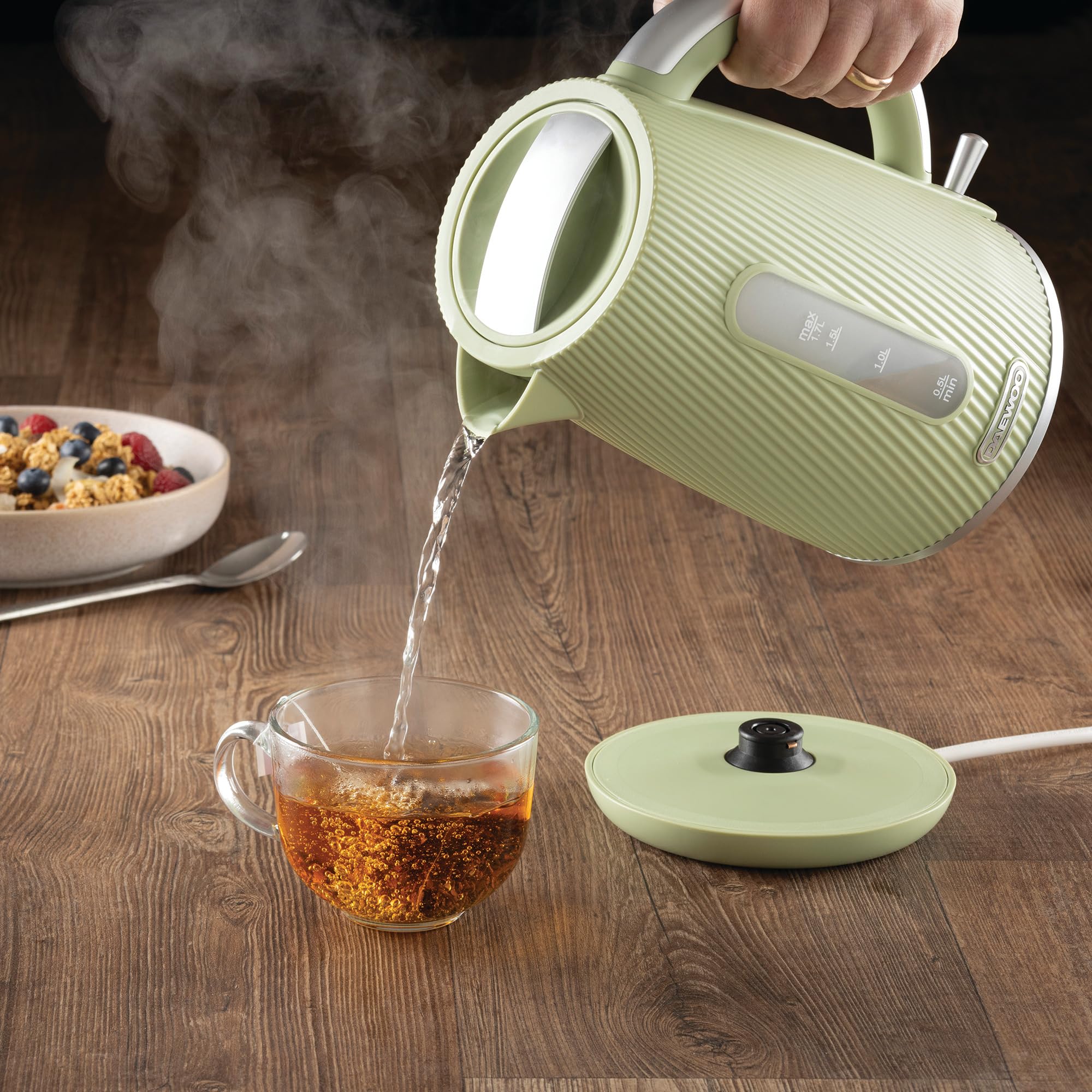 Daewoo Cascade 1.7L Electric Kettle – 3KW Fast Boil, Limescale Filter, Auto Shut-Off, Textured Ruby Finish, Cordless 360° Base, Quiet Boil Technology