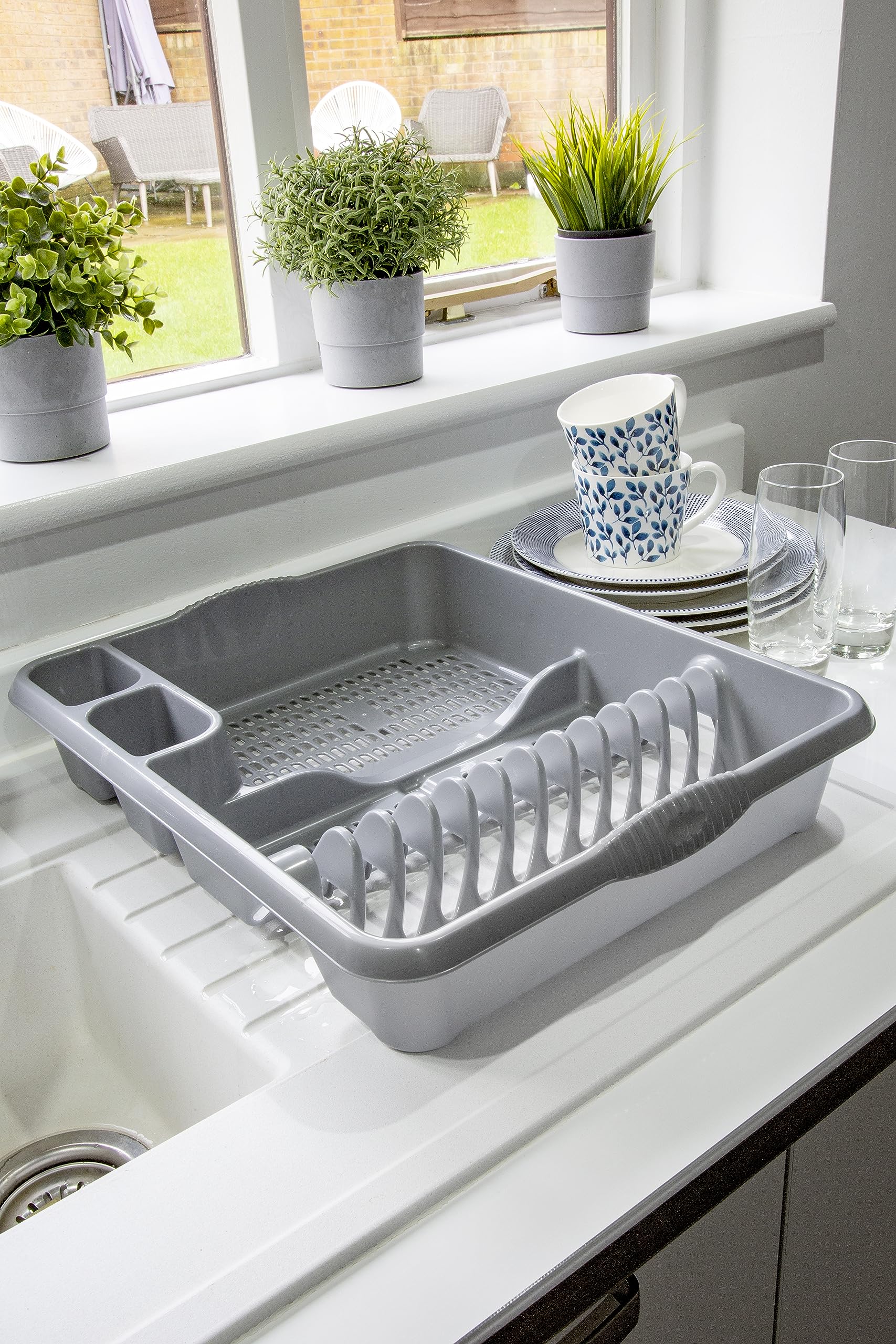 Casa Large Dish Drainer (46 x 38 x 9 cm) Dish Drying Rack Kitchen Dish Drainer Cup Holder Strong Plastic Sink Cutlery Drainer Utensil Draining - (Light Grey), 1 Set